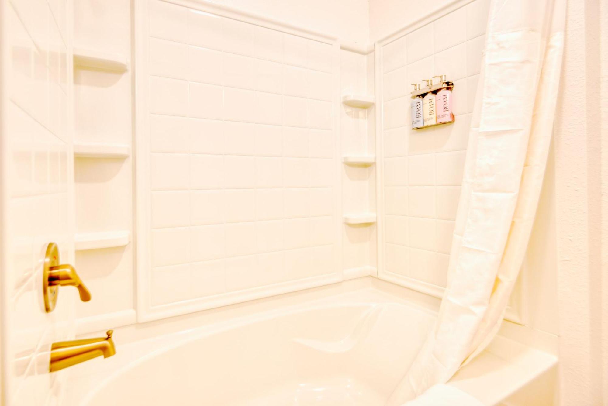Luxe One Bedroom Apartment With Balcony Gainesville Zewnętrze zdjęcie