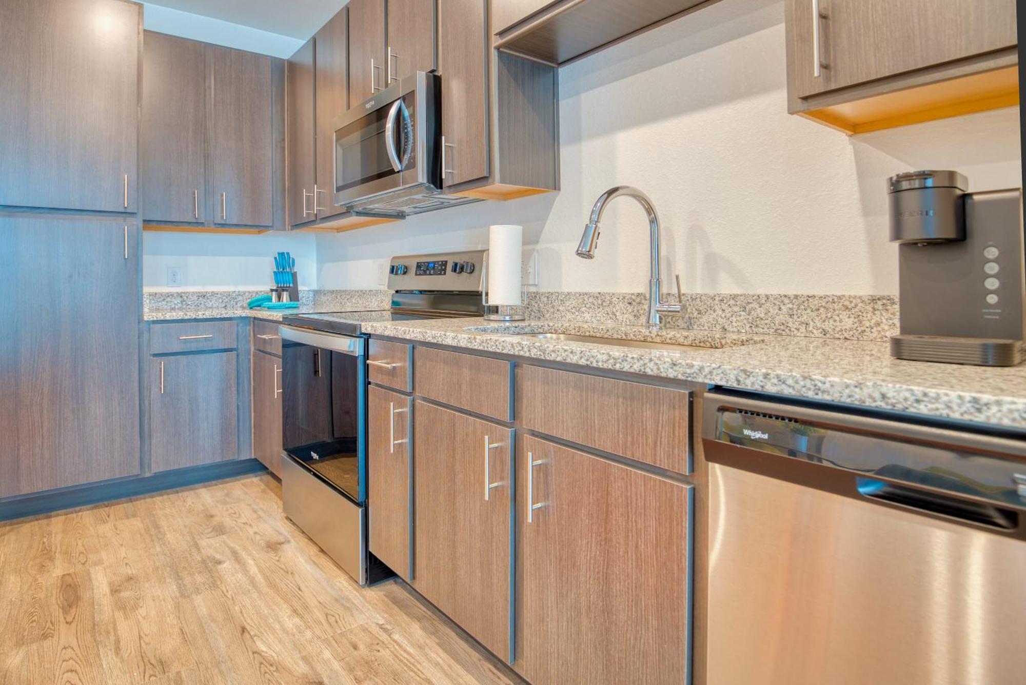 Luxe One Bedroom Apartment With Balcony Gainesville Zewnętrze zdjęcie